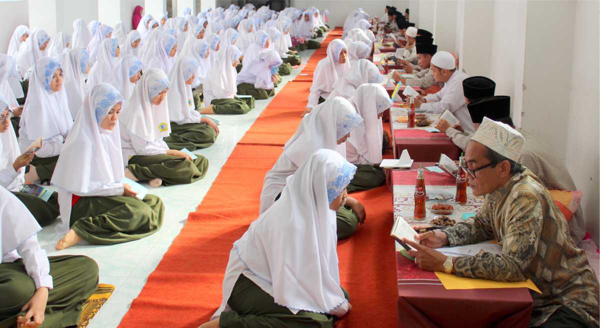 Lingkungan Pondok Pesantren Putri Hidayatul Mubtadiat